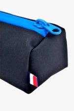 Détail de l'étiquette Made In France de la trousse Neo Trelod Sport